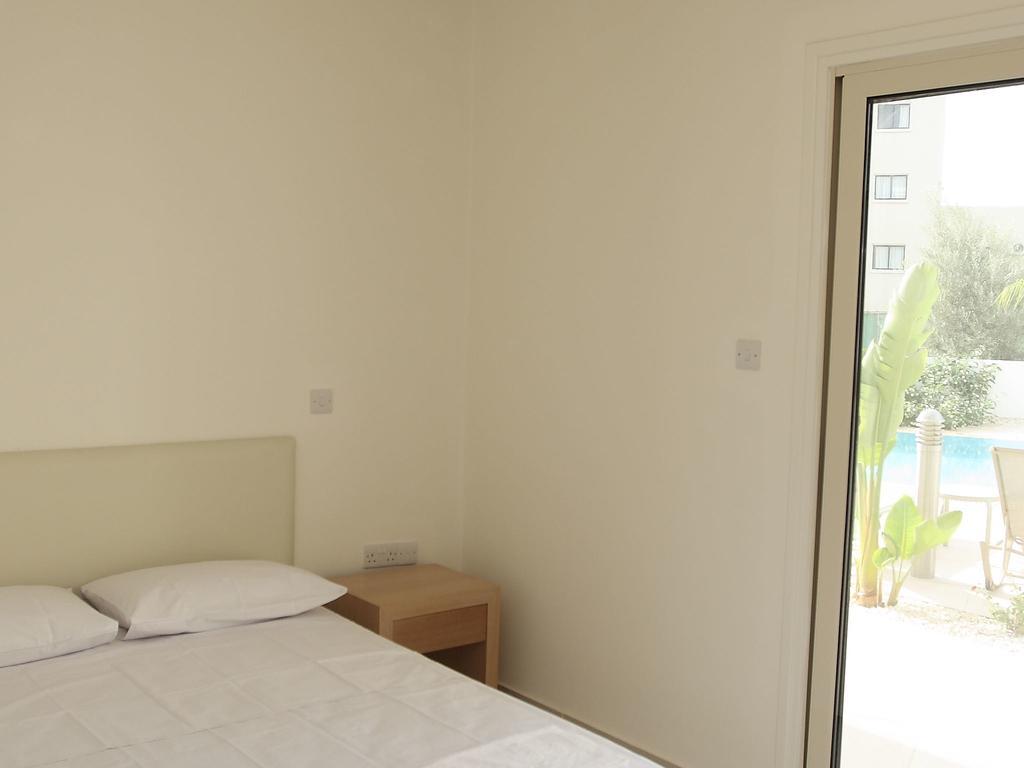 Athena Beach Villas Protaras Eksteriør billede
